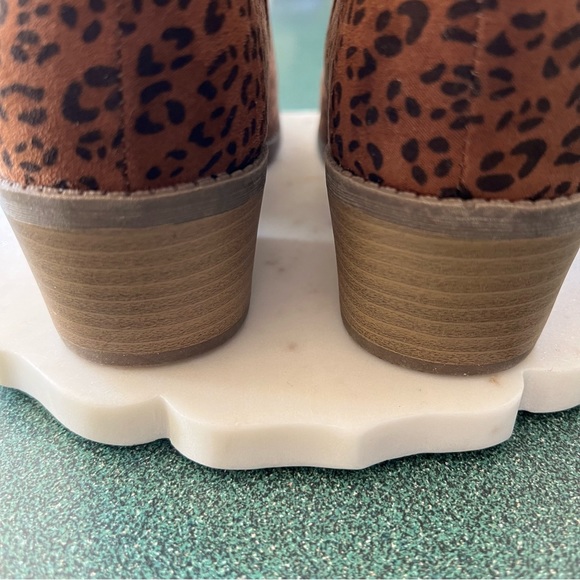 NWT Time and tru leopard print ankle booties Sz. 9 - Picture 4 of 9